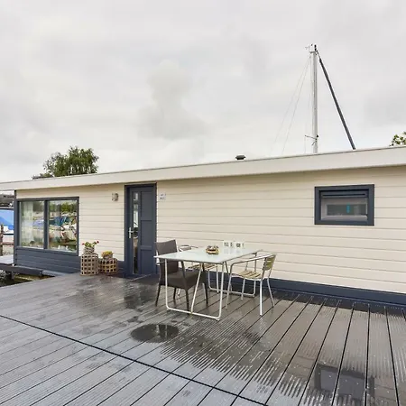 Apartment Bright And Comfortable Houseboat Aalsmeer