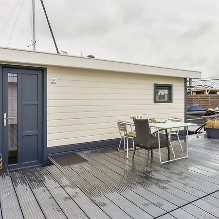 Apartment Bright And Comfortable Houseboat *