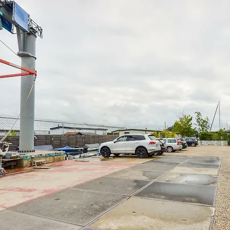 Bright And Comfortable Houseboat Apartament Aalsmeer