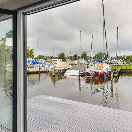 Lejlighed Bright And Comfortable Houseboat *